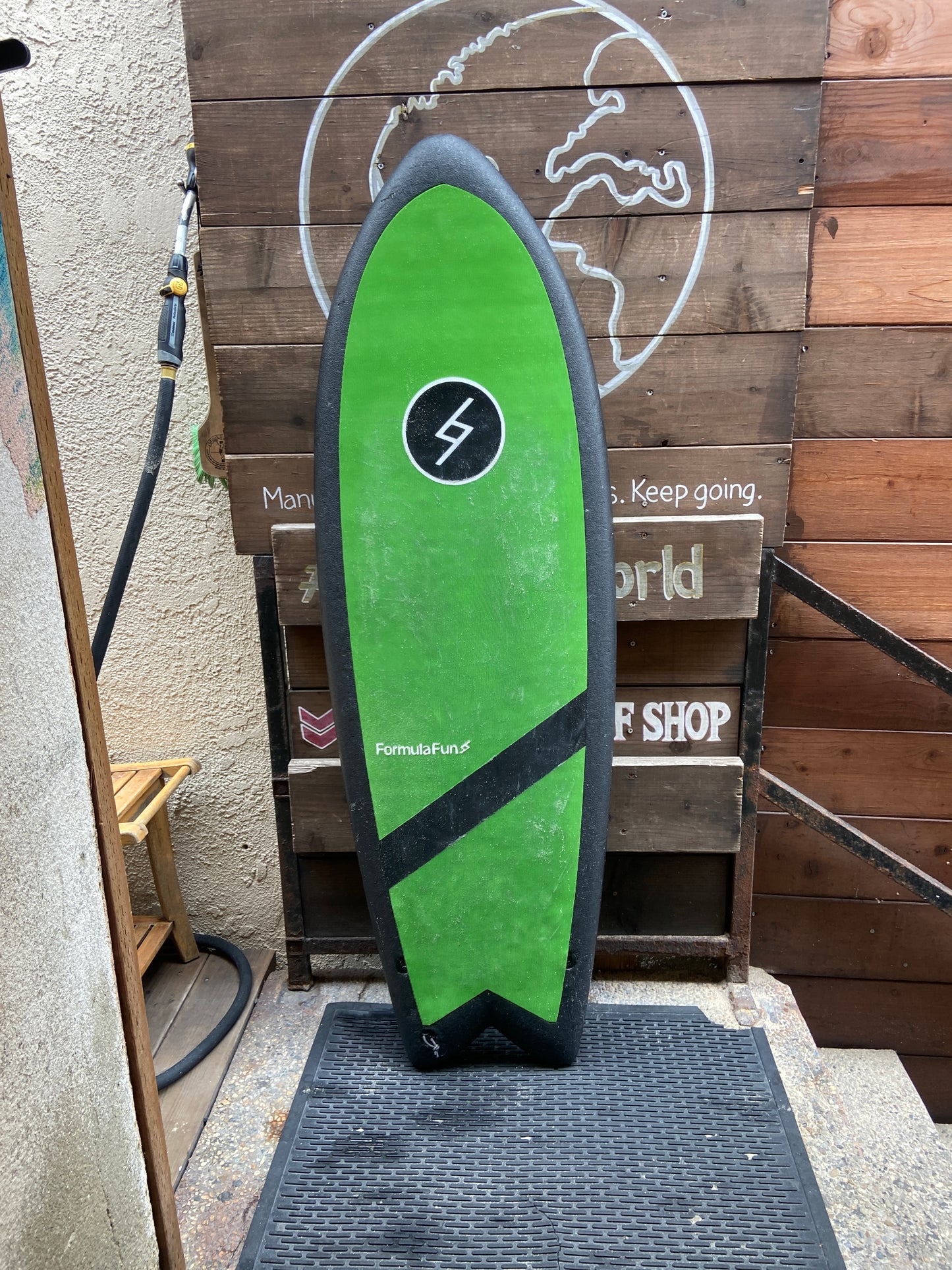 RENT: Formula Fun soft top fish double fin 5'2"