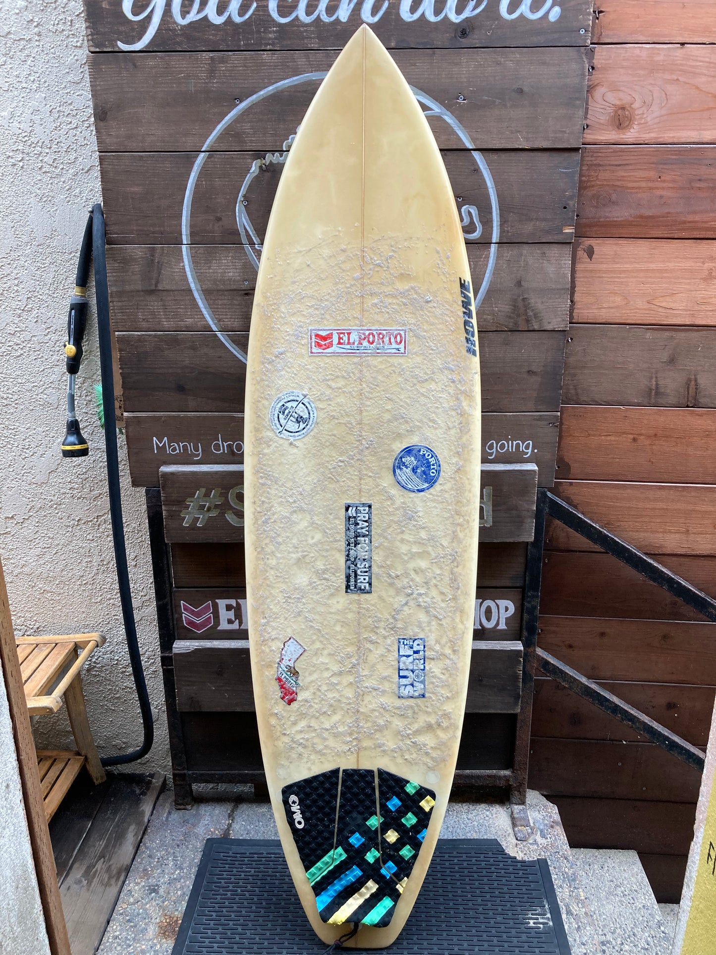 RENT: 6'2 Shortboard Tri-Fin