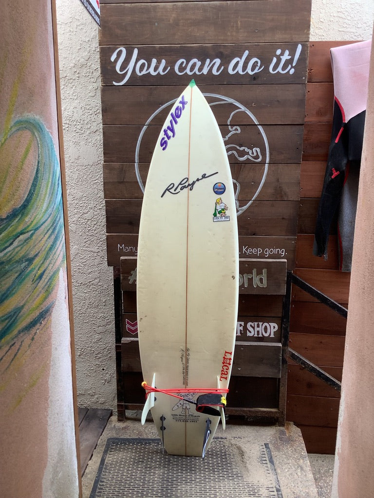 RENT: R Payne 6'1'' surfboard