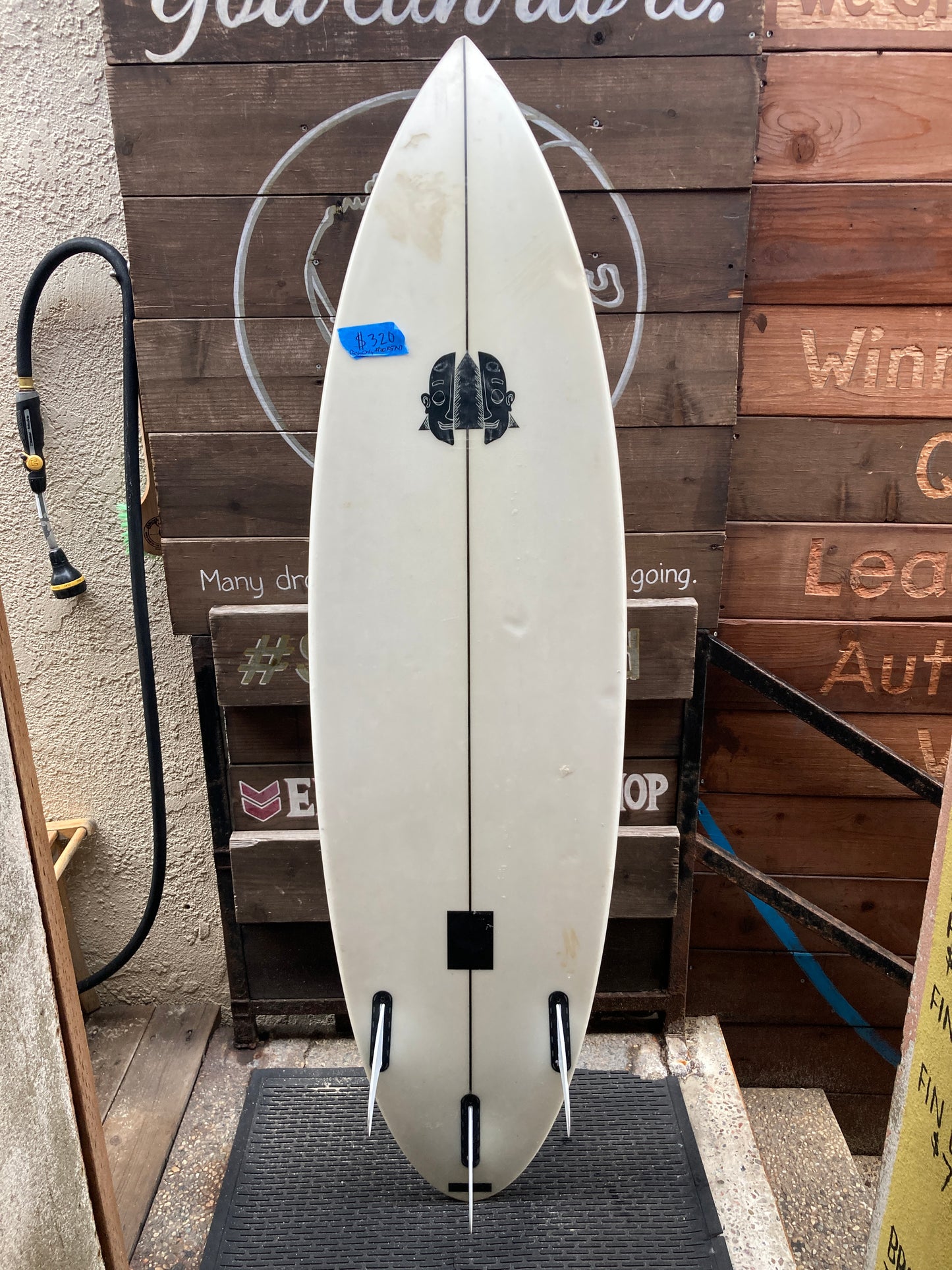 USED: White Thruster Preformance Surfboard